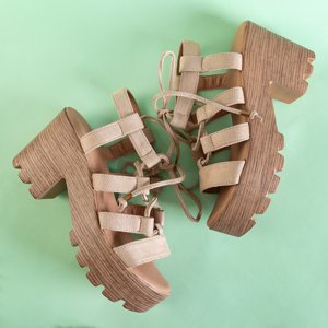 Beige women's tied sandals on a post Tili - Footwear