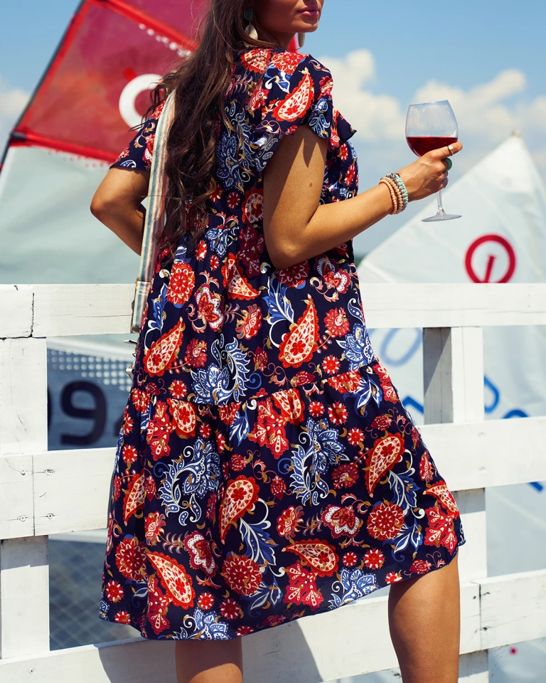 Royalfashion Tumši zila sieviešu kleita ar krāsainu ziedu rakstu