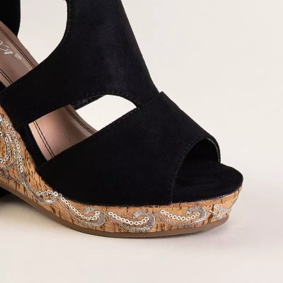 OUTLET Черные женские босоножки на танкетке с пайетками Terou - Обувь