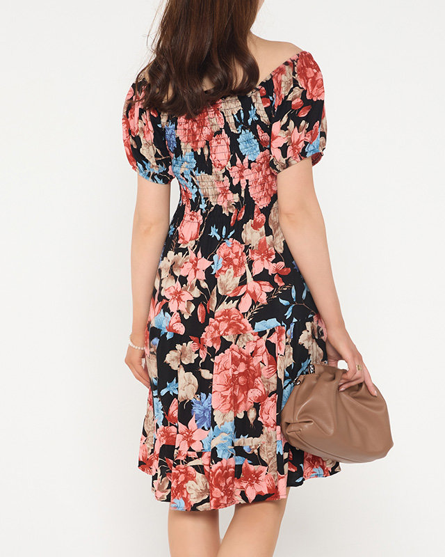 Melna sieviešu minikleita ar ziediem ar atvērtu muguru - Apģērbs