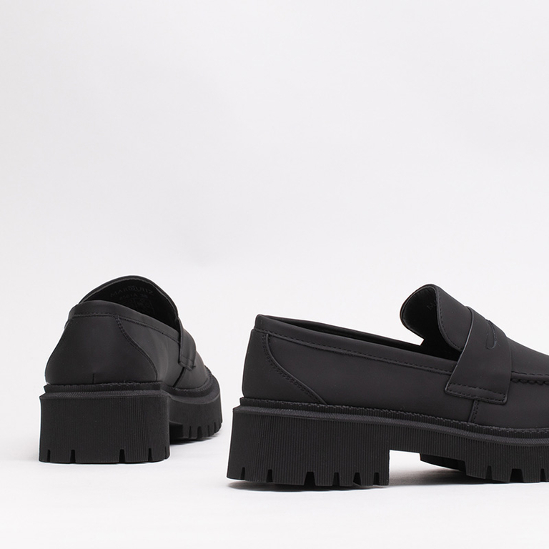 Black women's shoes Vanocio - Footwear