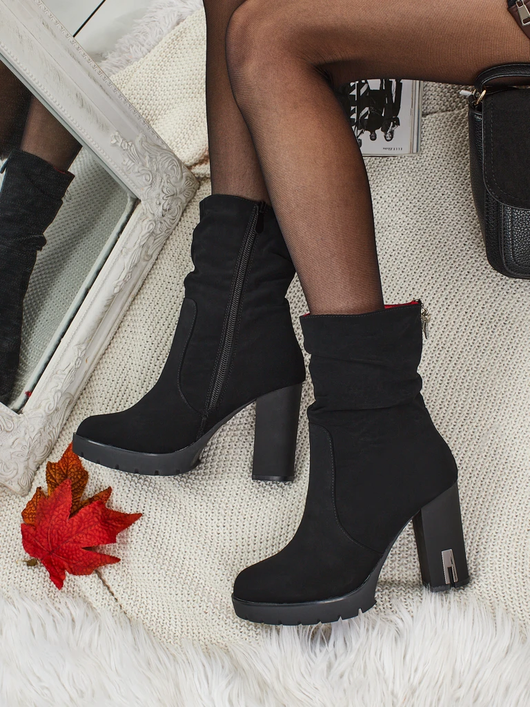 Nivarelle Damstövletter i matt ekoläder med blockklack