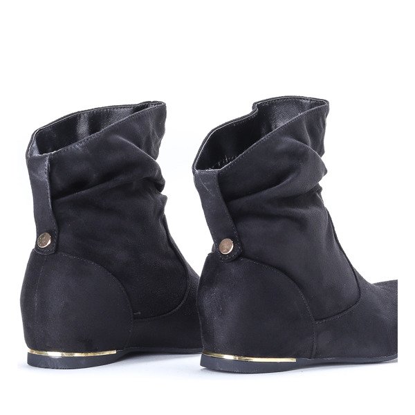 Czarne botki na krytym koturnie Harmoni - Obuwie