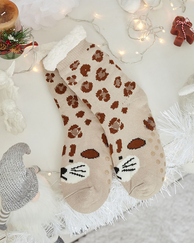 Royalfashion Siltas smilškrāsas sieviešu zeķes ar žirafi