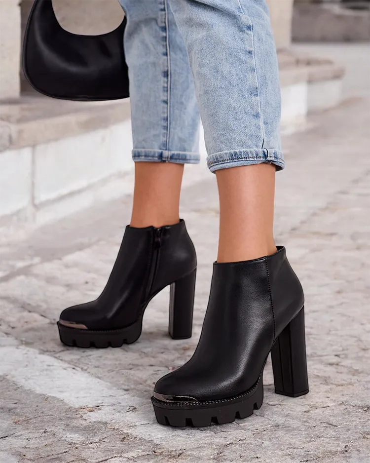 Royalfashion Women's boots on a post Oveneb