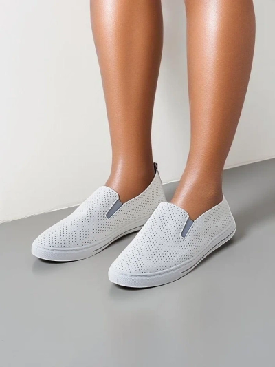 Royalfashion Women's perforated slip-on shoes Eppes