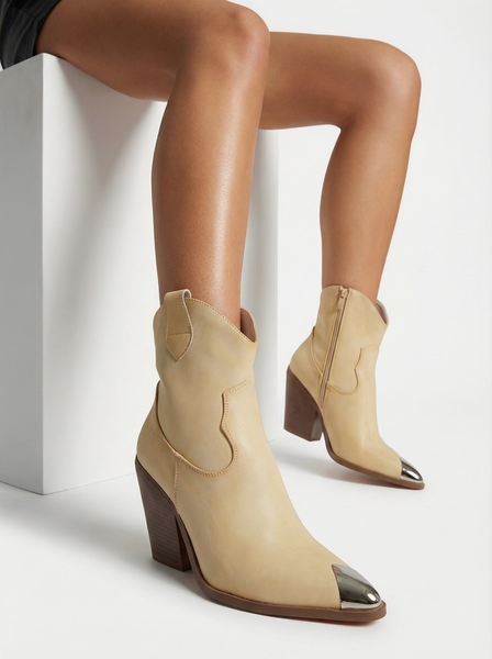 Women's Heeled Cowboy Boots with Decorative Toe Fang Glacier