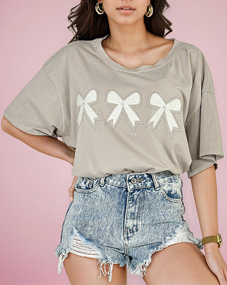 Royalfashion Women's t-shirt with bow patch
