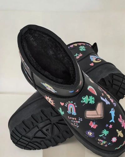 Royalfashion Short snow boot style women's boots with Hanaga stickers
