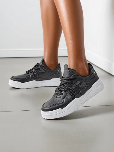 Royalfashion Women's sporty sneakers on a thicker sole Uanes