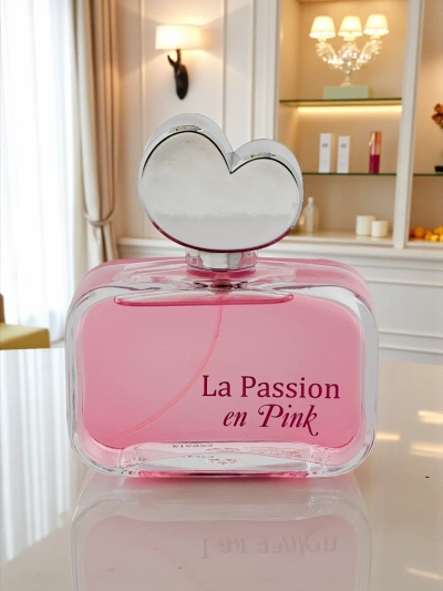 Awa di Perfume pa Dama Inspirá La Passion en Pink
