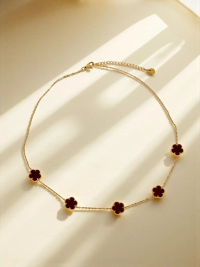 Naszyjnik Aurelia Clavis z masą perłową w złotej oprawie – stylowa elegancja