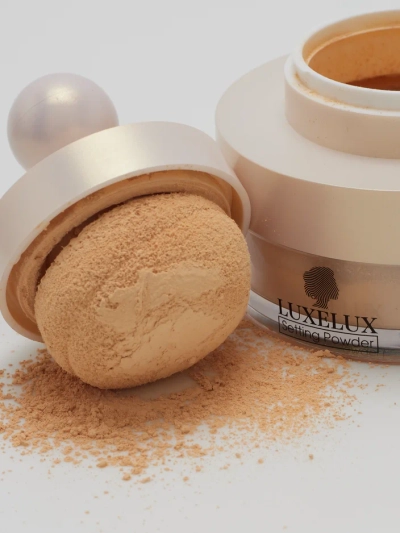Luxelux vaļīgā pūdera ar sūklīti sejai 02 13.5 g