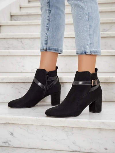 Royalfashion Women's boots on a post Eloron