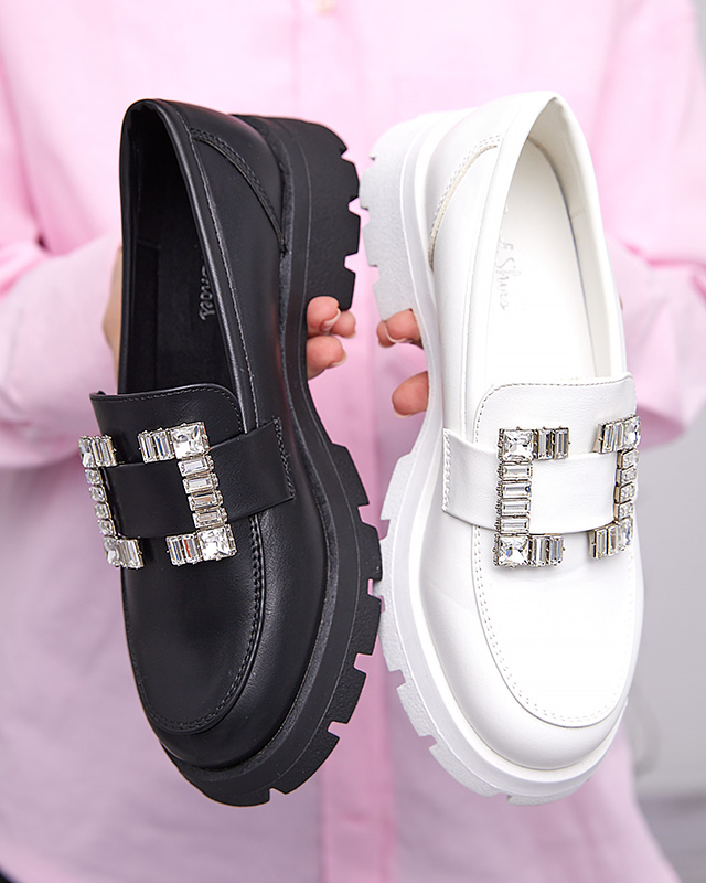 Черные матовые женские туфли с серебряной пряжкой Vusito - Обувь