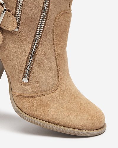 Gaiši brūni sieviešu zābaki uz stabiņa Ferrgo- Footwear