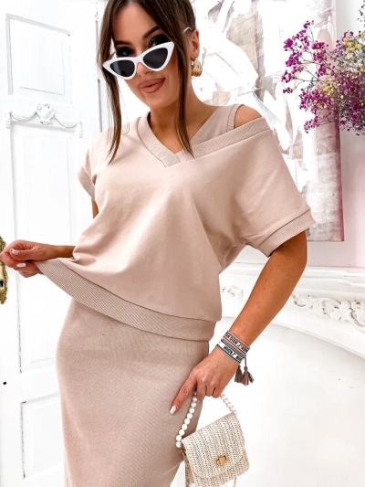 Royalfashion Sieviešu komplekts ar topu, kas atklāj, un ceļa garuma kleitu