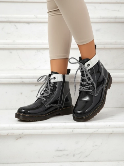 Perseida Nero women's ankle boots made of ecological patent leather, laced