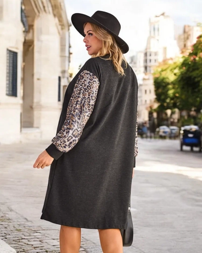 Royalfashion Sieviešu auduma kleita ar dekoratīviem piedurknēm PLUS SIZE