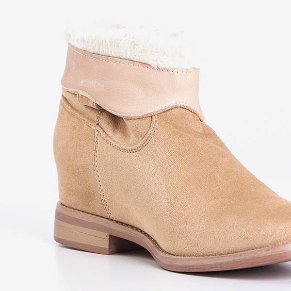 OUTLET Beige boots a'la cowboy boots on an indoor wedge Jelluma - Footwear