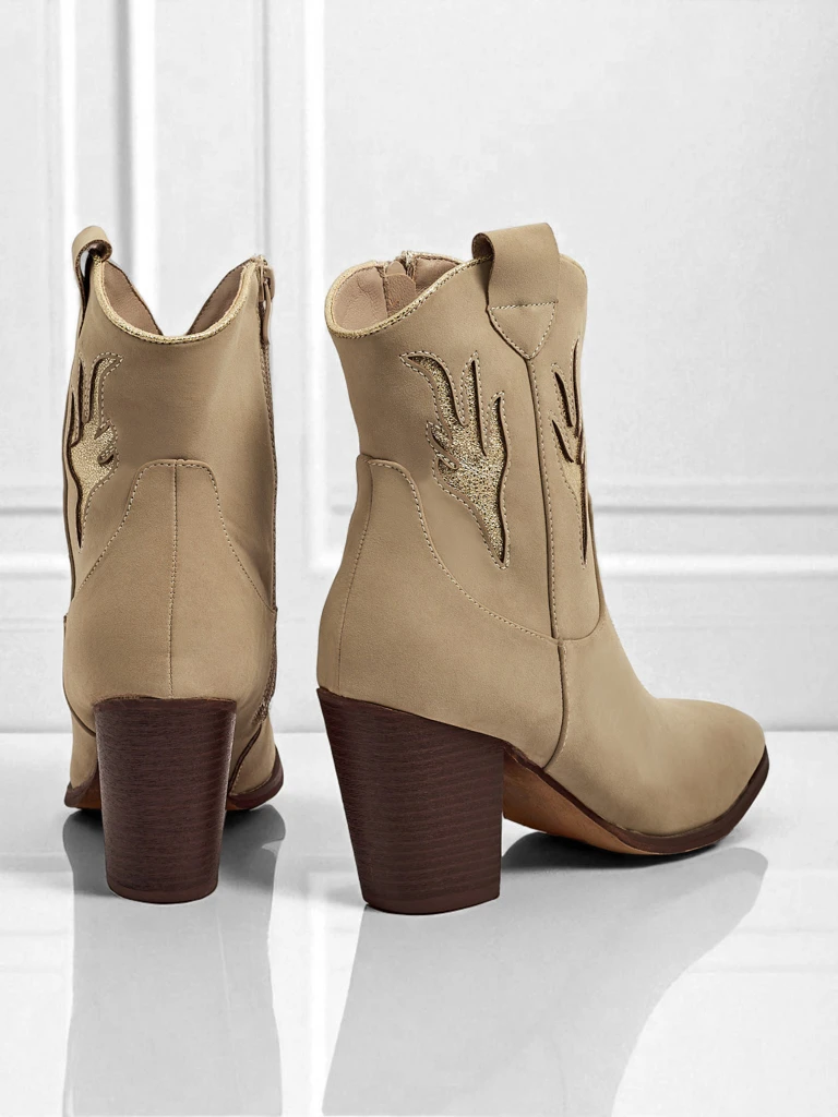 Kowbojki damskie na obcasie z ozdobnymi wstawkami Cendria