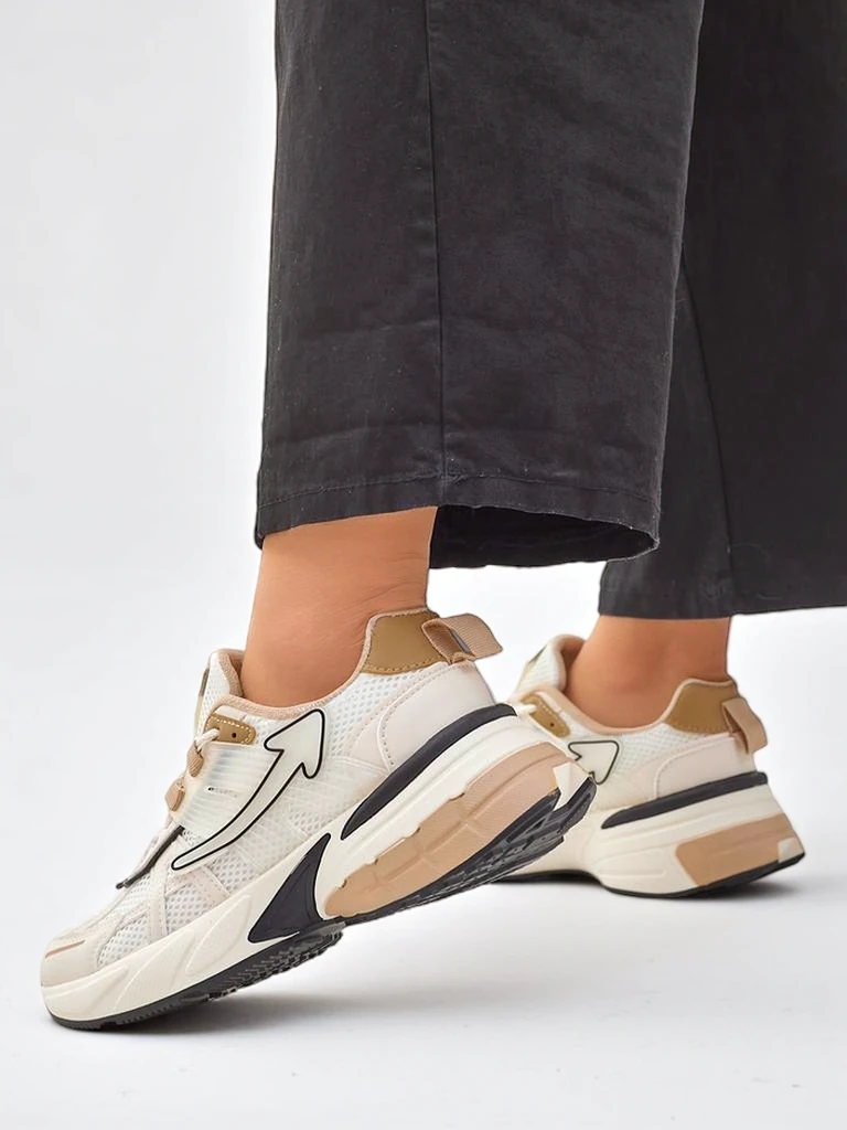 Royalfashion Women's sporty sneakers with thicker sole Beysa