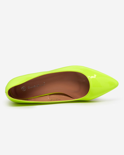 Neona dzeltenas, lakotas plakanpapēžu pumpas Oki- Footwear