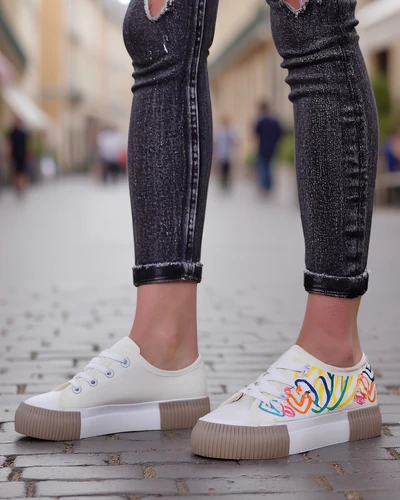 Royalfashion Women's sneakers with heart print Sercess