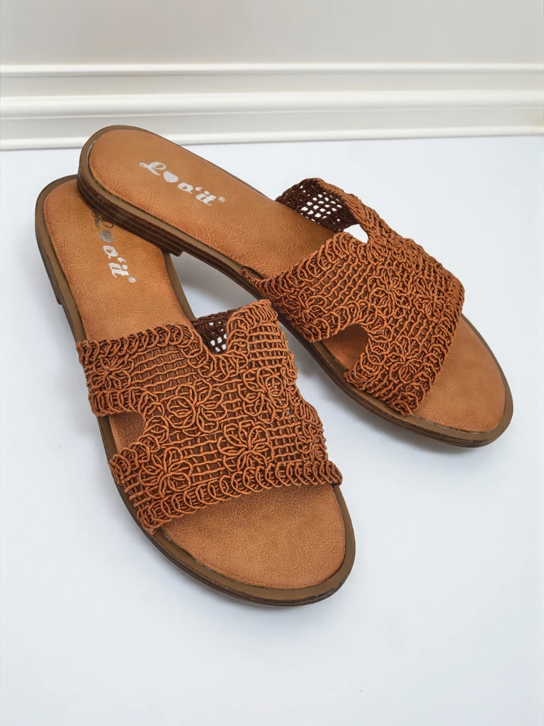 Rpyalfashion Женские шлепанцы с декоративным ремешком Braida