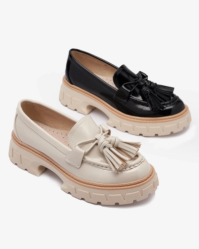 Bēšas krāsas lakotas sieviešu mokasīnas ar pušķiem Kaipo- Footwear