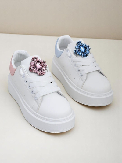 Ženski sneakersi Hypatia Bianco iz eko usnja z okrasjem in roza poudarkom