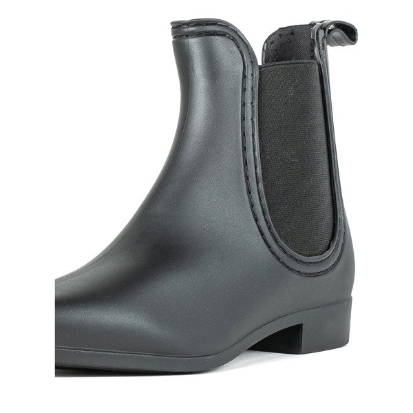 Black low boots with almond toe Bergen - Footwear 1