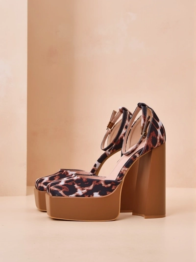 Royalfashion Women's heeled pumps on a high block heel Folios