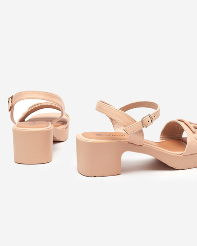 OUTLET Beige women's sandals on the Frokio post - Footwear