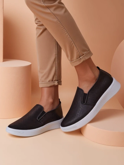 Royalfashion Women's perforated sports shoes Musio