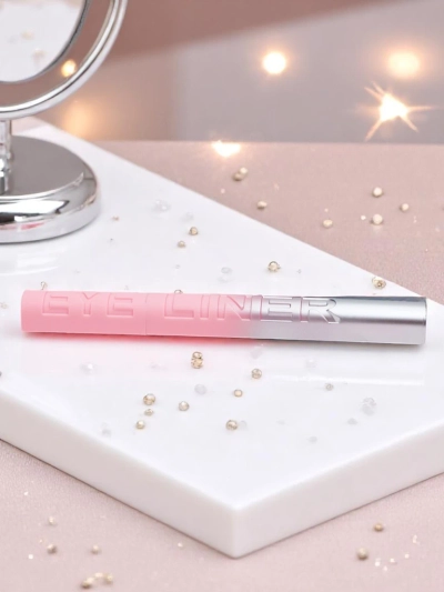 Eyeliner pen