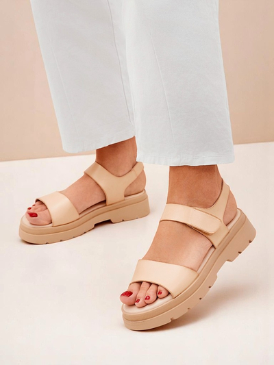 Royal Fashion Women's Otvanna sandals with a thick sole