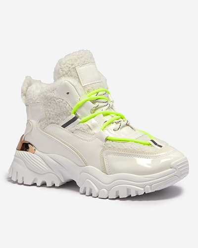 Baltas sieviešu sporta kurpes ar kažokādu un neona zaļām aukliņām Sagglo- Footwear