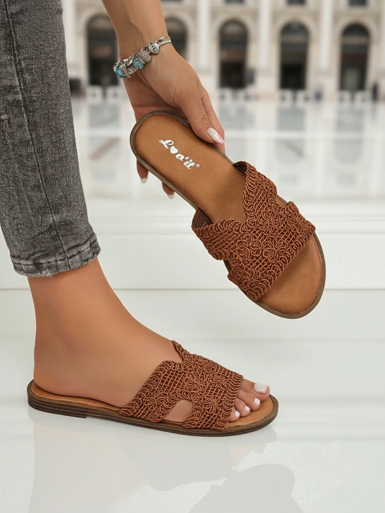 Rpyalfashion Женские шлепанцы с декоративным ремешком Braida