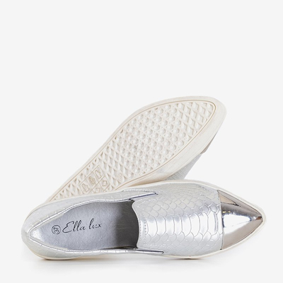 Srebrne slip on z lakierowanym noskiem - Obuwie
