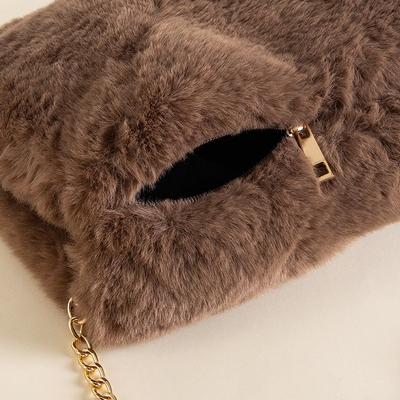 Brūnas kažokādas plecu soma - Aksesuāri