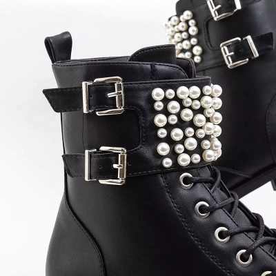 OUTLET Black women's boots with pearls Iznala - Footwear
