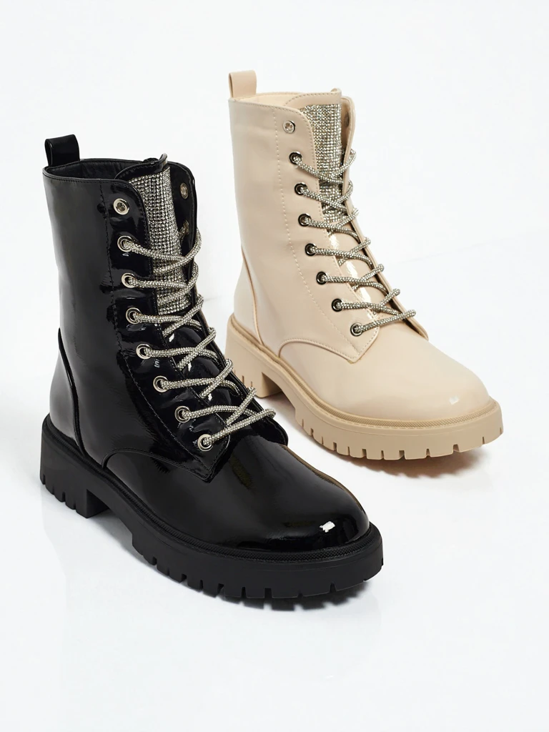 Gelakte Fjorra veterlaarsjes voor dames