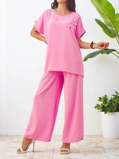 Royalfashion Women's short-sleeved set with decorative flower and wide trousers
