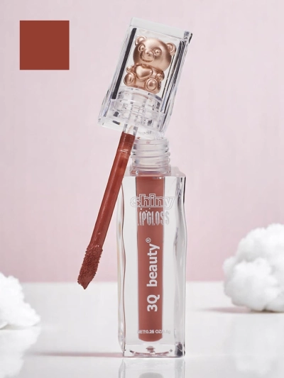 Lipstick in the color Comfort Brown