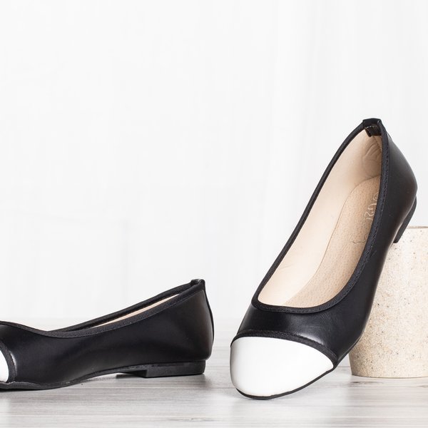 Черные балетки с белым носком Larnara