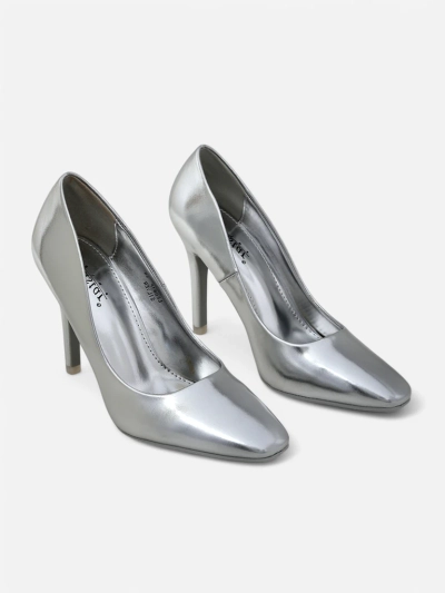 Elegante Silver Stilettos