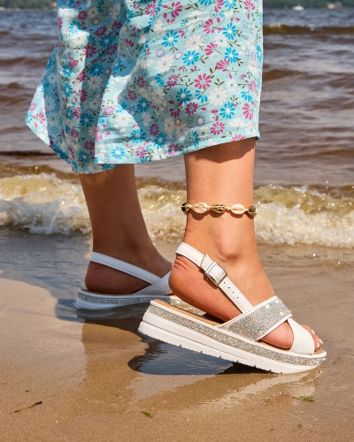 Royalfashion Baltas sieviešu eko ādas sandales ar cirkoniem Trikys