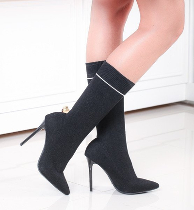 Черные сапоги а-ля чулки
