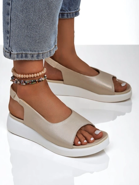 Royalfashion Women's sandals on a thicker sole Luna Shines